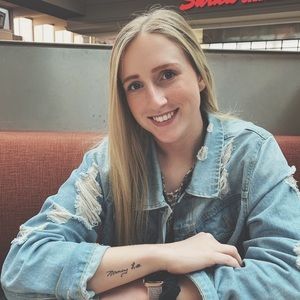 Meet your Posher, Carli